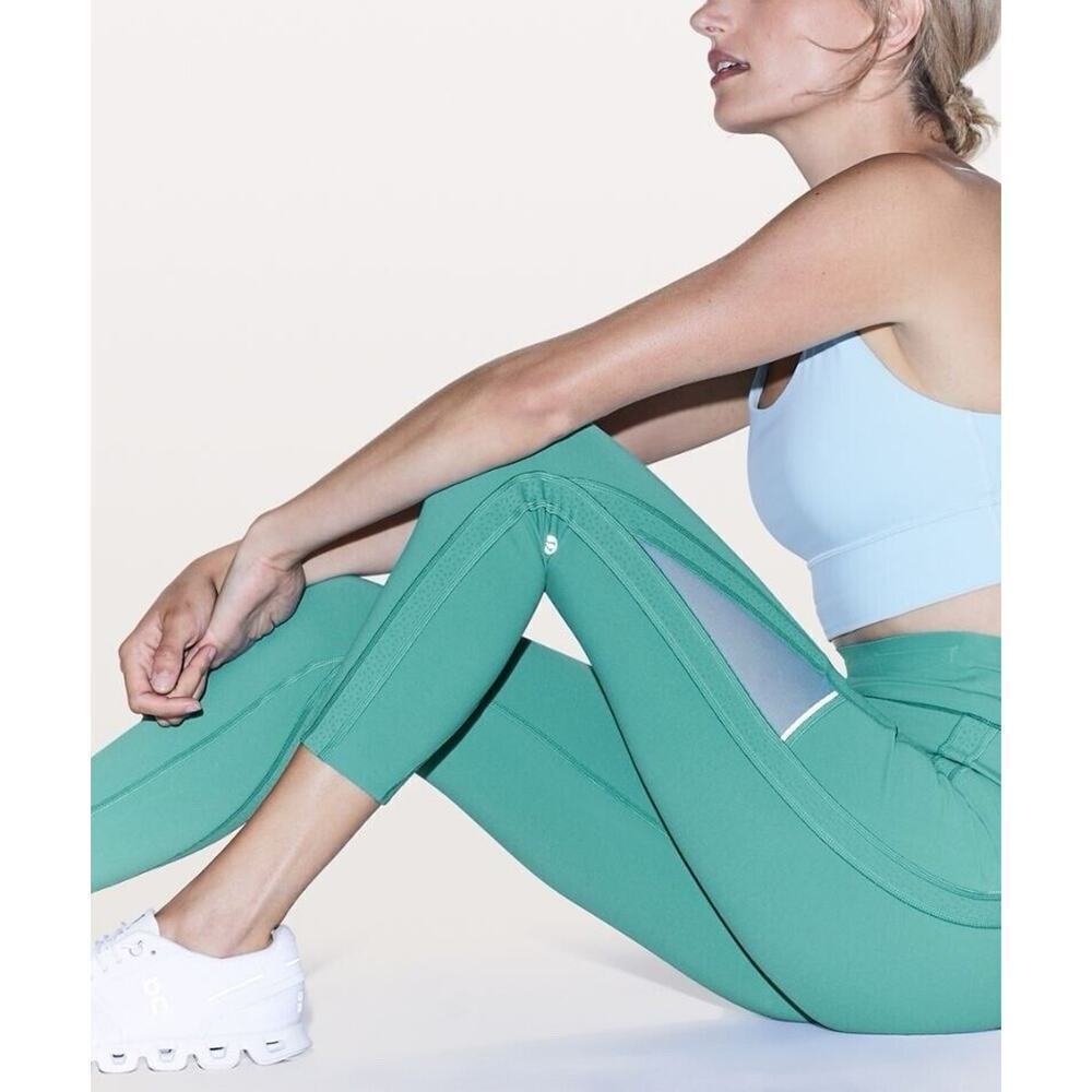 Lululemon Chase The Pace Aqua 7/8 Running Leggings Size 4 B2364